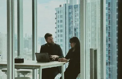 A service delivery manager and a specialist in a one-to-one